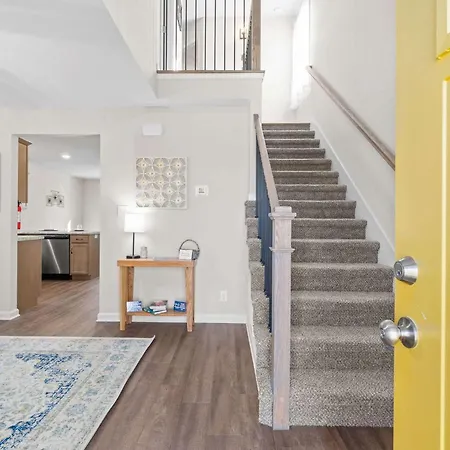 1-Mile To Downtown Clarksville Queen-City Charmer
